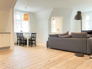 Spacious Apartment for 6 - Esbjerg - 0