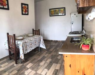 Casa con jardin y parrilla cerca de playa y Mute - Mar del Plata - 5