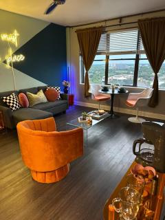 Condo with high rise views - 0