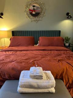 Condo with high rise views - 5