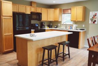 Lakeshore Lodging Apartment G - 5