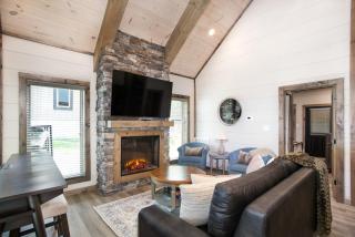 Winding Down: Modern Cabin Retreat - Pigeon Forge - 0