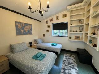 Sherrington Cottage 1 minute walk to Frintons blue flag beach Sleeps up to 8 - Frinton-on-Sea - 6