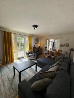 Sherrington Cottage 1 minute walk to Frintons blue flag beach Sleeps up to 8 - Frinton-on-Sea - 7