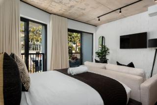 Gorgeous Sea Point Apartment - 9