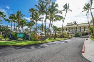 Idyllic Yet Simple Oceanfront Resort Stay - Lihue - 8