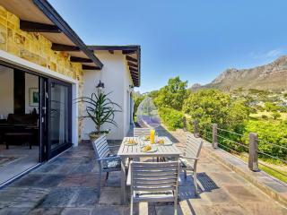 Peaceful 4 Bedroom Home in Estate, Mountain Views - 1