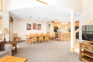 Lutsen Executive Townhome Ski in out Full Resort Amenities - Lutsen - 3