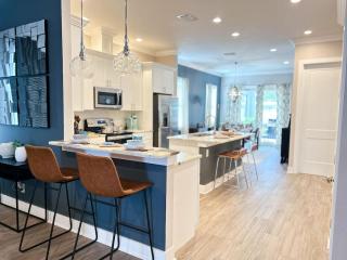 Blue Hideaway King Master Chefs Kitchen Near DT Beaches - Sint-Petersburg - 0