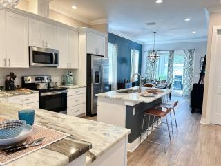 Blue Hideaway King Master Chefs Kitchen Near DT Beaches - Sint-Petersburg - 8