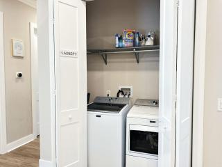 Blue Hideaway King Master Chefs Kitchen Near DT Beaches - Sint-Petersburg - 1