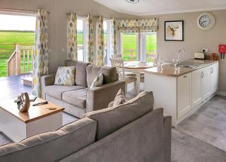 Larkrise Farm Lodges - Babcary - 7