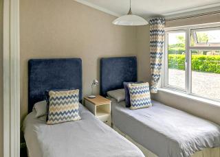 Larkrise Farm Lodges - Babcary - 5