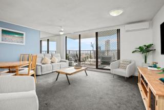 Horizons in Burleigh Views Central Car Park - Gold Coast - 8