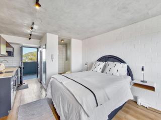 Beautiful Home Perfect Location - 5