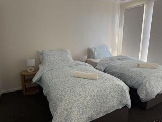 Whispering Pines - Stylish 3BR Duplex close to M1 - Pimpama - 2