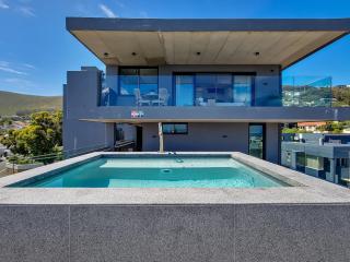 Luxury Penthouse with Ocean View AC and Inverter - 1