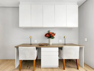 Elegant 2BR Pool Panorama Views Sea Point - 9