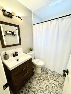 LakeFront Oasis 3 Bedroom Pool Side Retreat - New Port Richey - 4