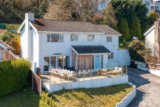 Am Byth - Spectacular Sea Views and Hot Tub - 9