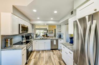 Pool Access Newly Renovated Palm Desert Condo - Palm Desert - 9