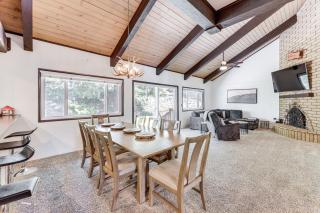 Private Hot Tub at Dog-Friendly Lake Arrowhead Gem - Lake Arrowhead - 6