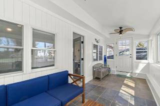 GameWall! Built in Bunks! Pet&Kid Friendly! Just Steps to the Sand! - Wareham - 5