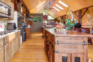 Swim and Sip Creative Retreat 2 Mi to Owasco Lake - Auburn - 3