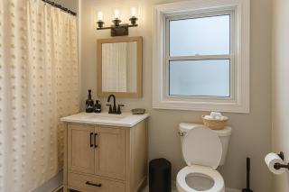 Group-Friendly Luxury 3BR 2 Baths Sleeps 8 - Irvington - 4