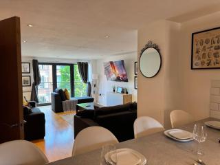 Balcony Free Parking Huge TV City Centre Apt - Liverpool - 3