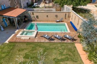 Foska Country Home with Pool - Happy Rentals - Bibići - 5