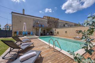 Foska Country Home with Pool - Happy Rentals - Bibići - 4