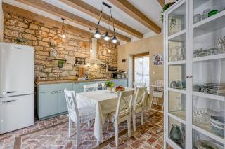 Foska Country Home with Pool - Happy Rentals - Bibići - 1