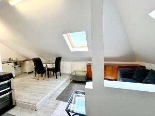 Attic Conversion Suite - Alwoodley, Leeds - 4