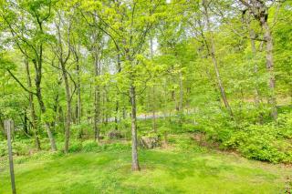 Second-Floor Condo with Community Pool Access! - Lyndhurst - 8