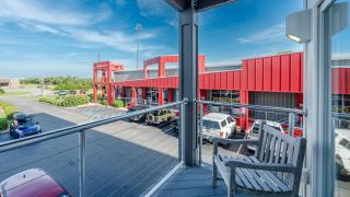 Rodanthe Pier - 2-Bedroom, 2-Bathroom Suite at REAL Watersports - 4