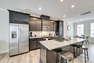 2 Mi to Uptown Charlotte Family Townhome! - Charlotte - 4