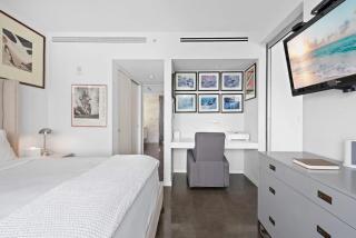 Large Beach Suite Rooftop Pool by Convention Center - 1