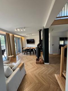 Domek wśród sosen - 6