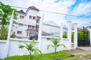 J Bona, Tropical Elegance - Douala - 6