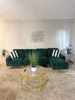 Emerald City Oasis - Midland - 9