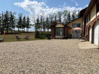 Tudor House Bed and Breakfast - 9