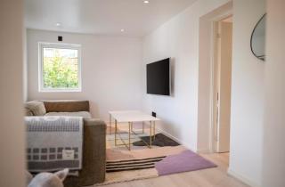 Lille Luxury moderne feriehus med stor uteplass, utekjøkken og pergola - 4