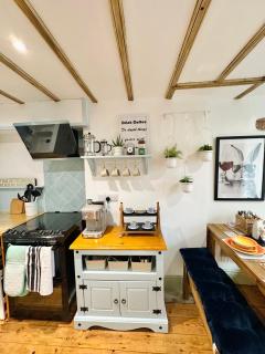 Muddy Boots-Arcade Royale - Kirkby Stephen - 4