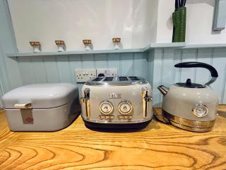 Muddy Boots-Arcade Royale - Kirkby Stephen - 3