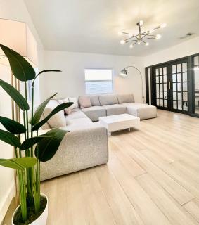 CasaMia Only 10 min to Wynwood with New Pool, Bikes, Parking and Privacy - 4