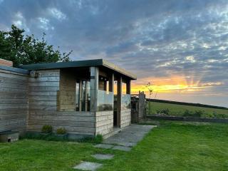 Little Swelle Cabin with awesome Sea views - Poundstock - 1