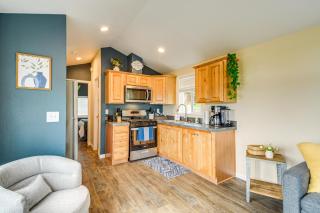 11 Mi to Port Townsend Ferry Cottage with View! - Port Hadlock - 3