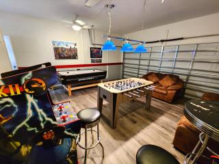 652- Spacious 5-Bedroom Villa with Pool, Spa & Scenic Lake Views - 2