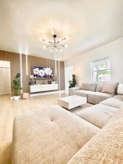 CasaMia Only 10 min to Wynwood with New Pool, Bikes, Parking and Privacy - 3